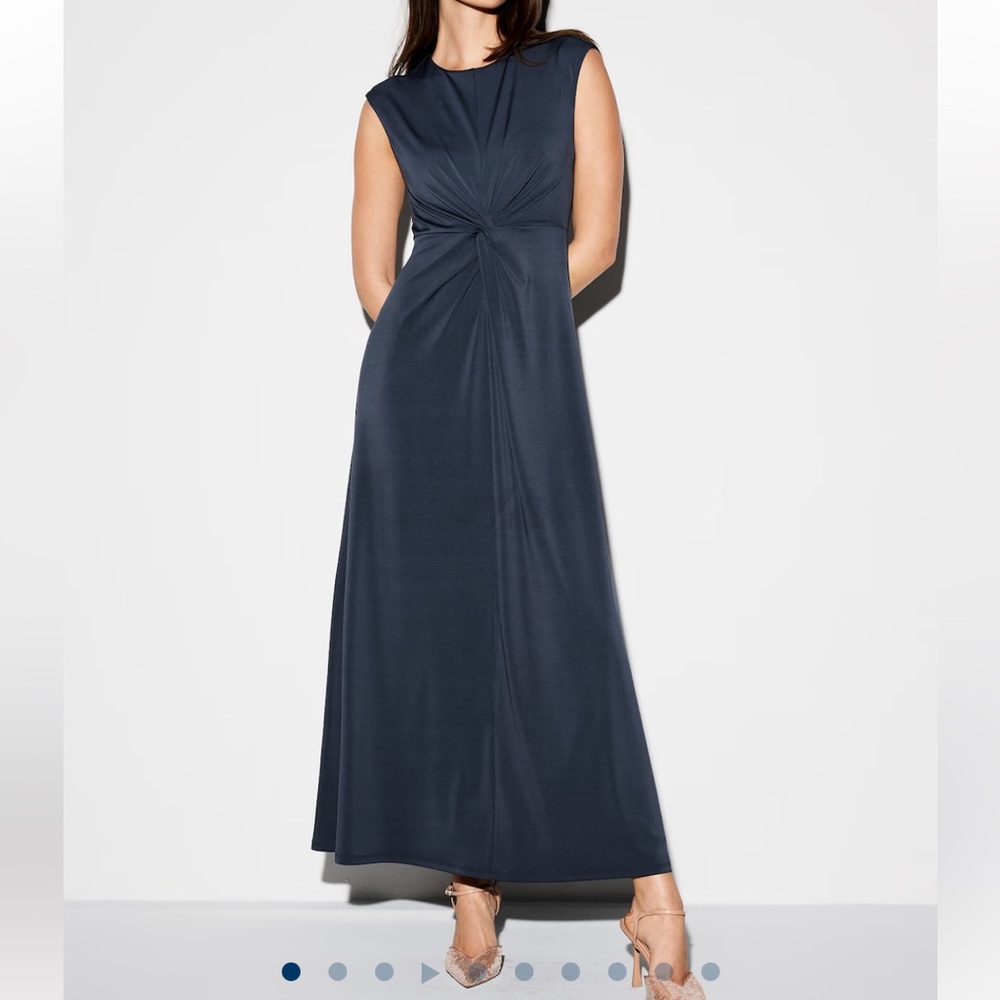 Old Navy Occasions sleeveless maxi dress
